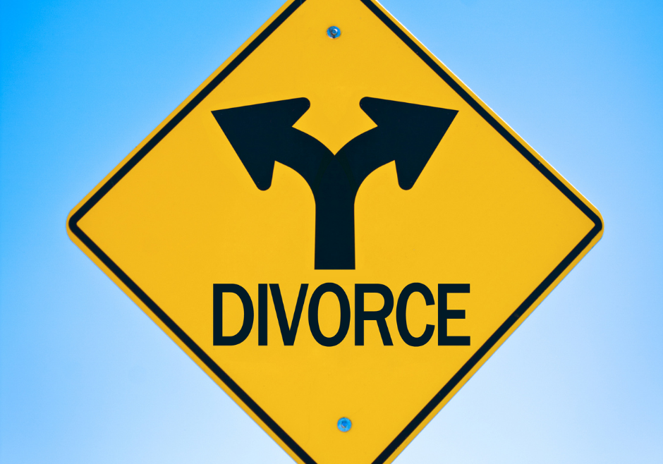 Road sign with divorce and left and right arrows.